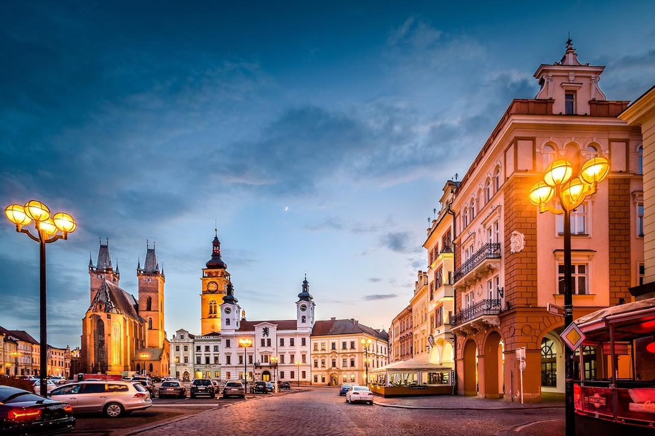 Unique Central Square Business Apt. Hradec Kralove Ngoại thất bức ảnh