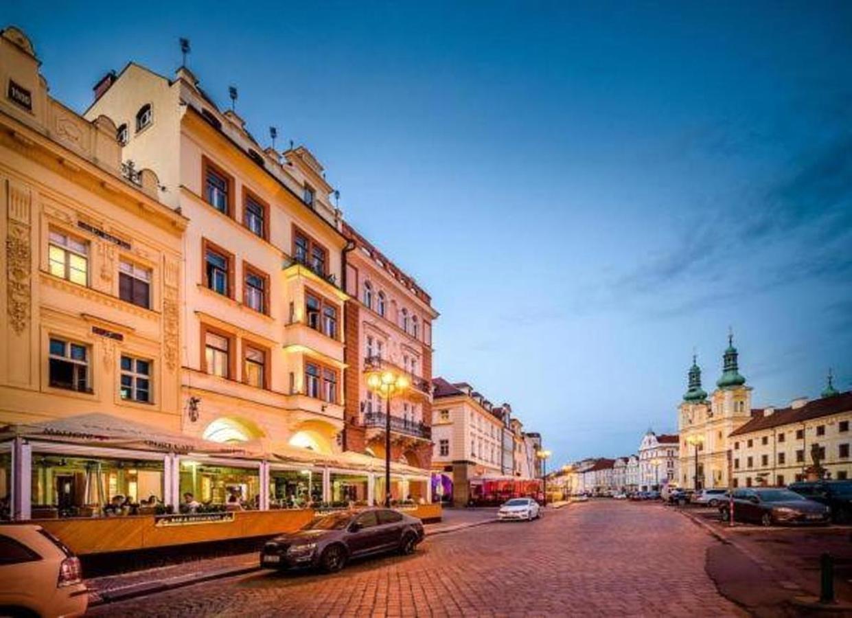 Unique Central Square Business Apt. Hradec Kralove Ngoại thất bức ảnh